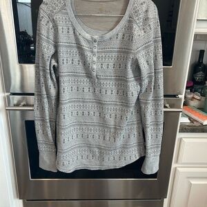 Carhartt Gray Henley thermal top size M has wear but overall GUC